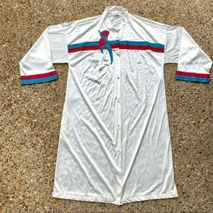 VTG Vanity Fair Nylon Satin Pocket Modest White Patterned Nightgown Size L